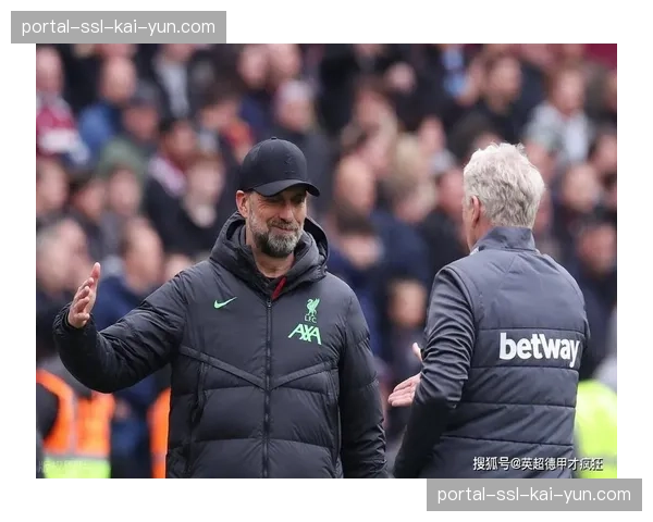 赛后更衣室长达半小时未开放，恩波利主帅与球员进行紧急复盘