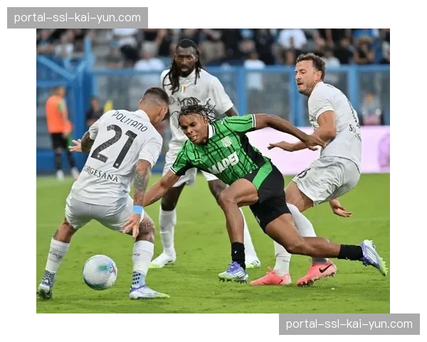 转会传闻：为下赛季欧战布局，佛罗伦萨被曝接触萨索洛中场核心