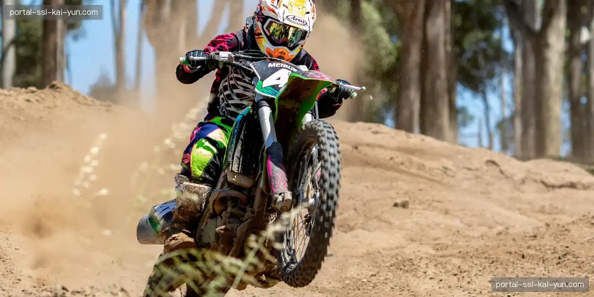 🎮 电竞区域激情满载，操作极限不断刷新！🚀